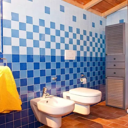 Valle Tirelli Private Island